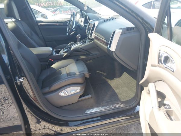 2016 PORSCHE CAYENNE