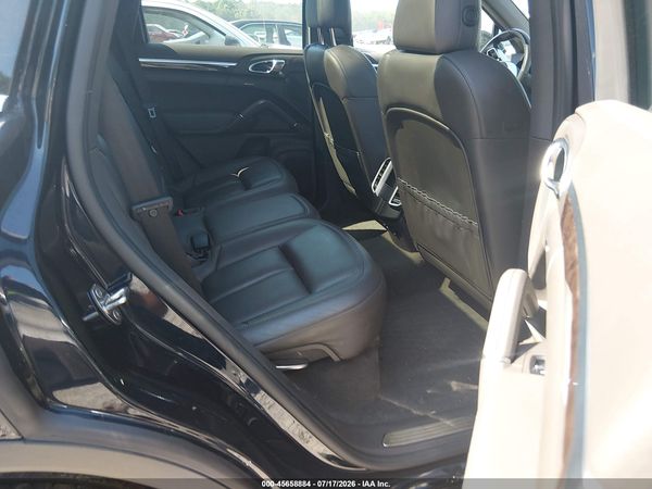 2016 PORSCHE CAYENNE