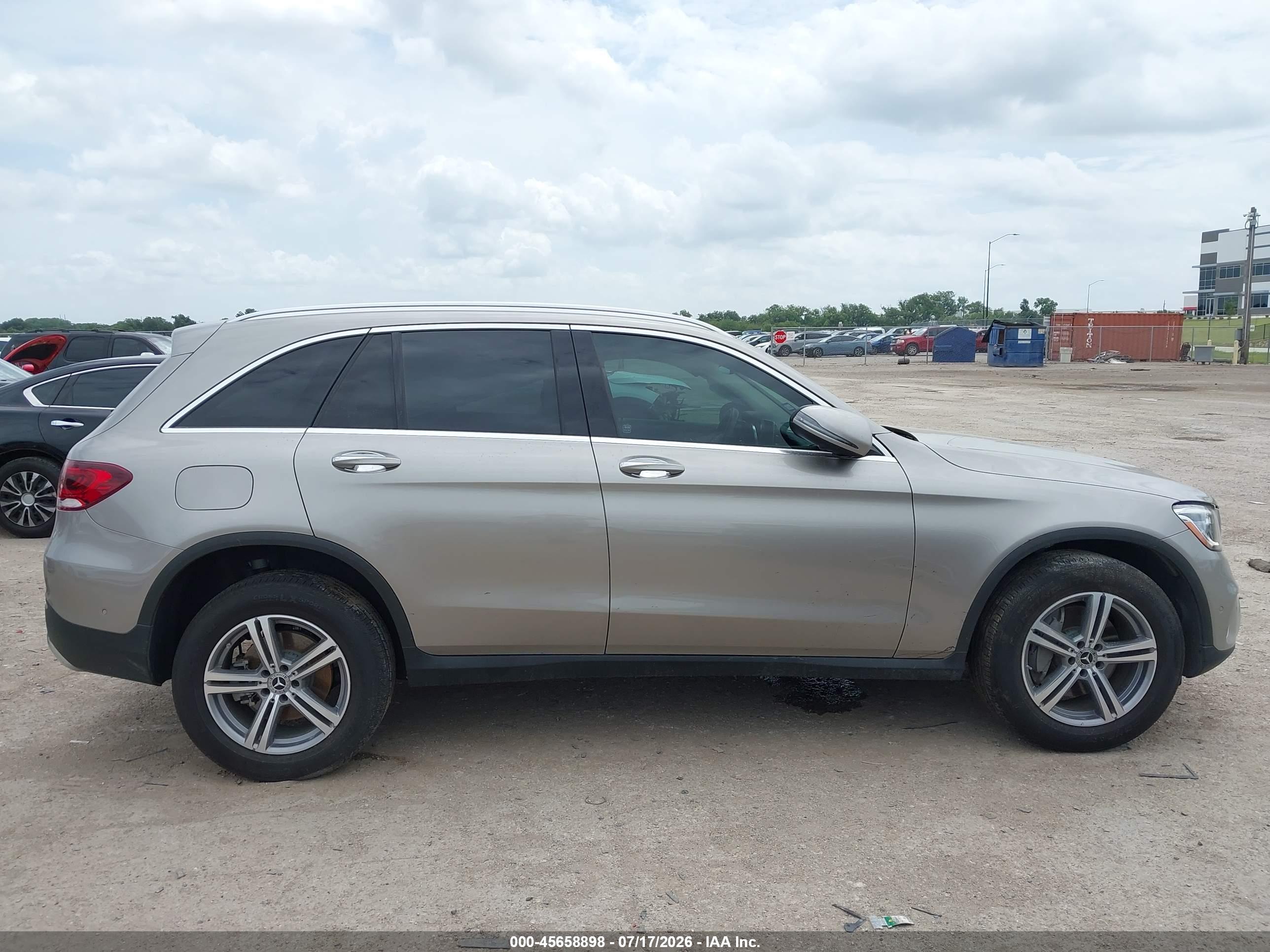 2022 MERCEDES-BENZ GLC 300 SUV