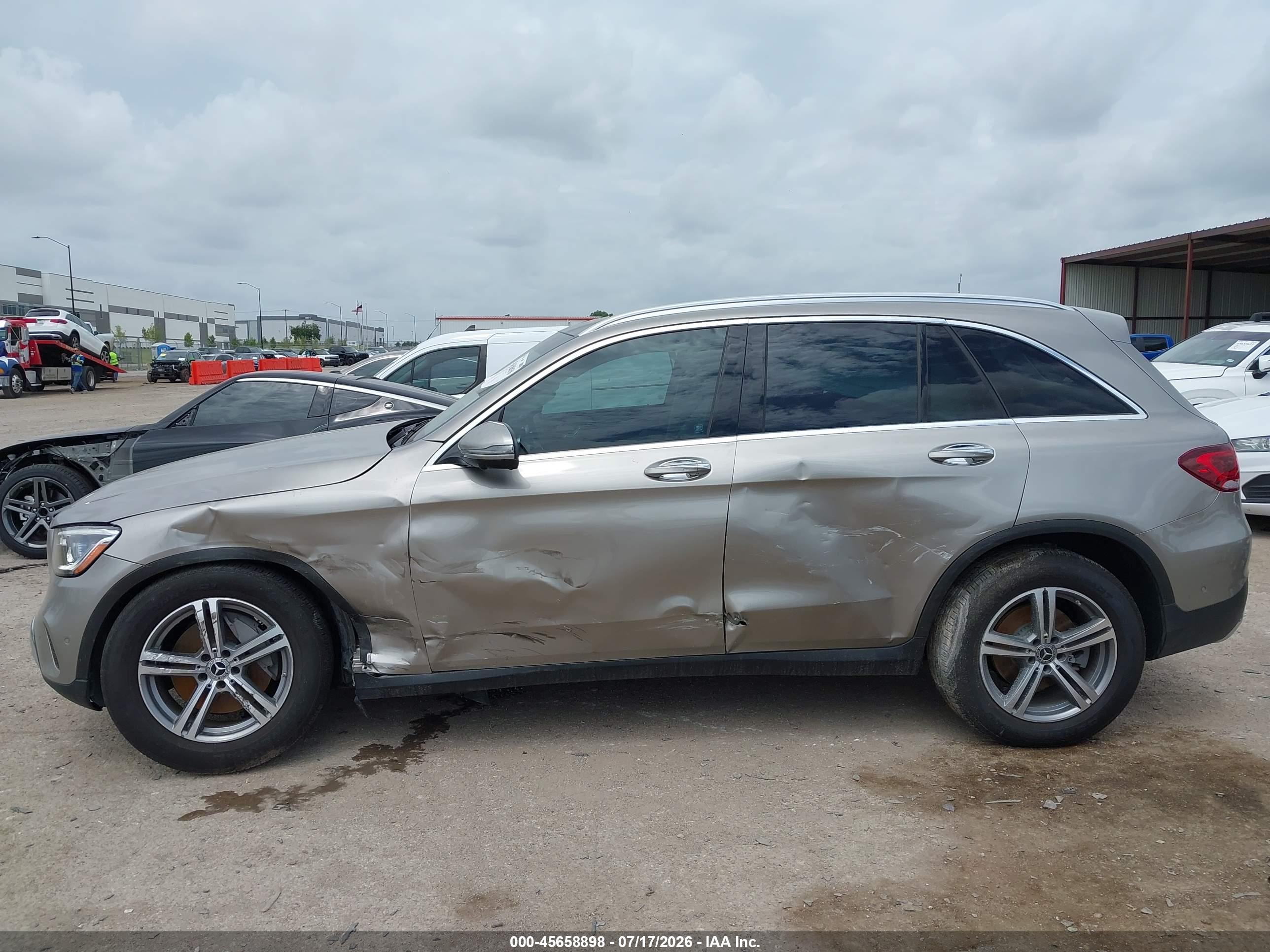 2022 MERCEDES-BENZ GLC 300 SUV