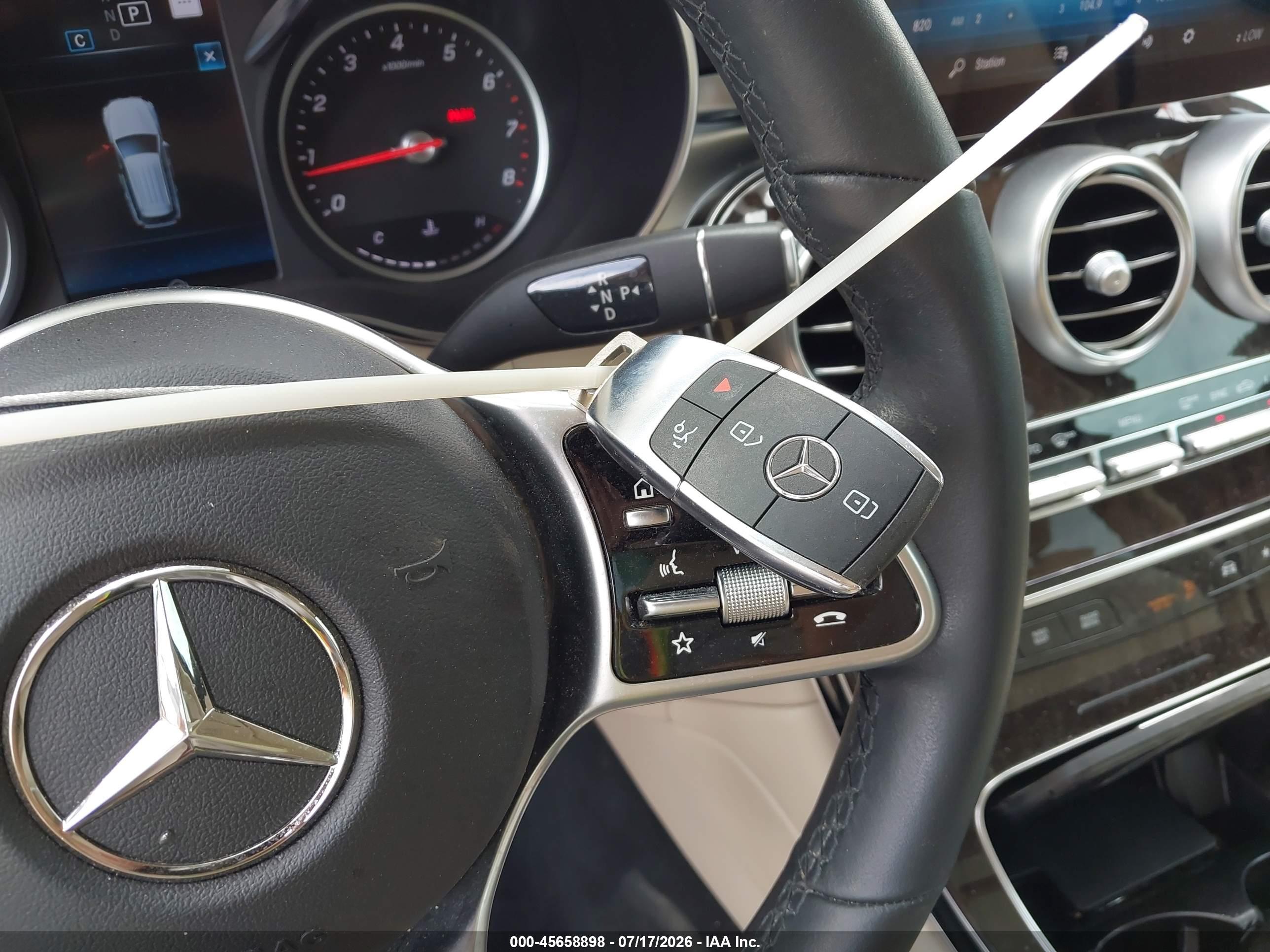2022 MERCEDES-BENZ GLC 300 SUV