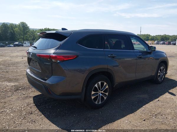 2022 TOYOTA HIGHLANDER HYBRID XLE