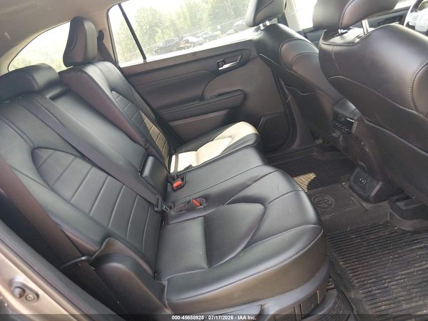 2022 TOYOTA HIGHLANDER HYBRID XLE