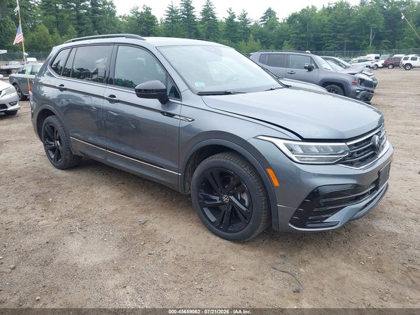 2024 VOLKSWAGEN TIGUAN 2.0T SE R-LINE BLACK — I1