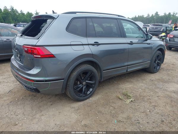 2024 VOLKSWAGEN TIGUAN 2.0T SE R-LINE BLACK — I4