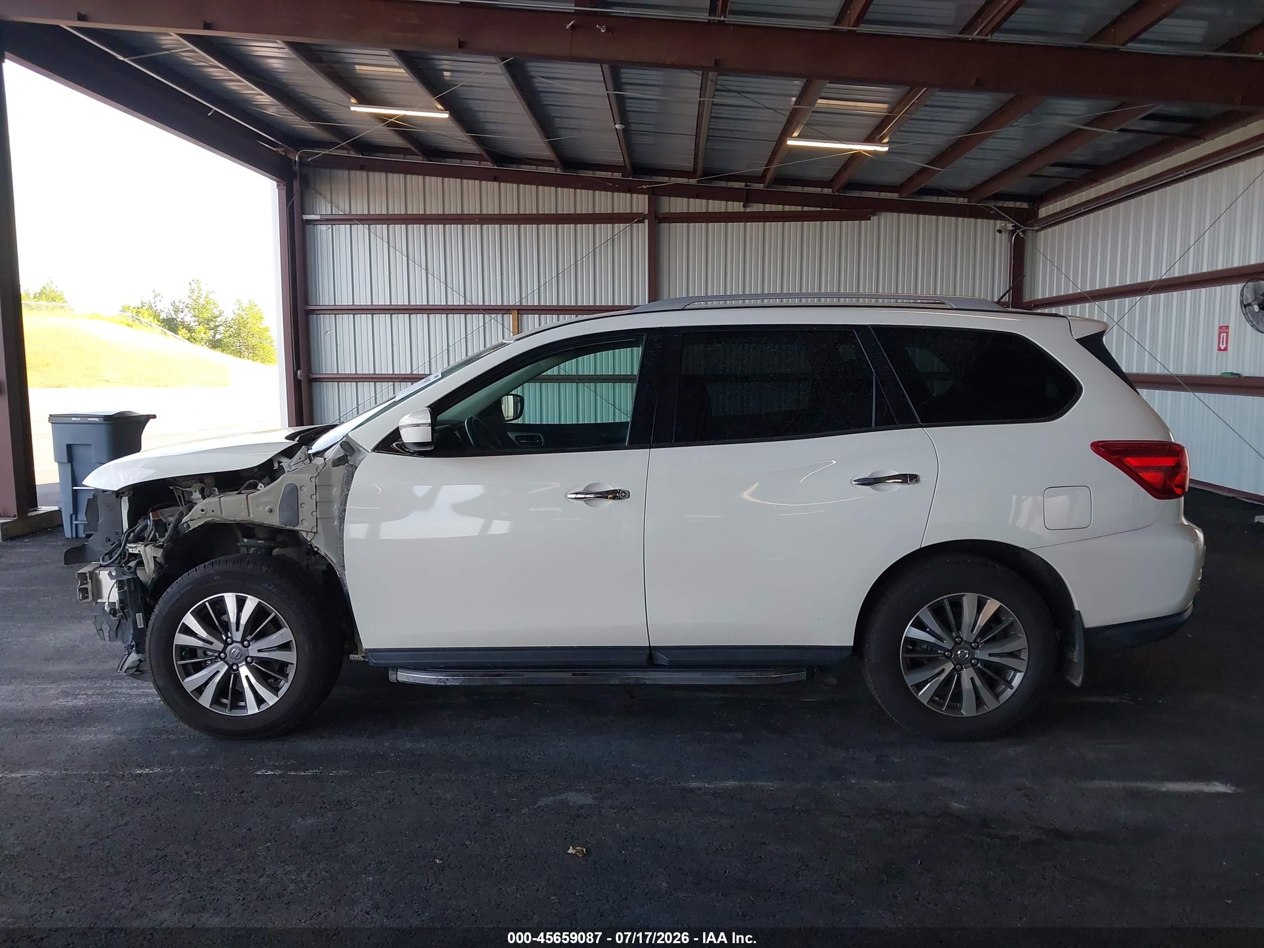 2018 NISSAN PATHFINDER SV