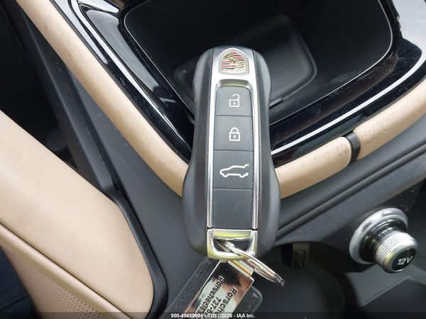 2024 PORSCHE CAYENNE
