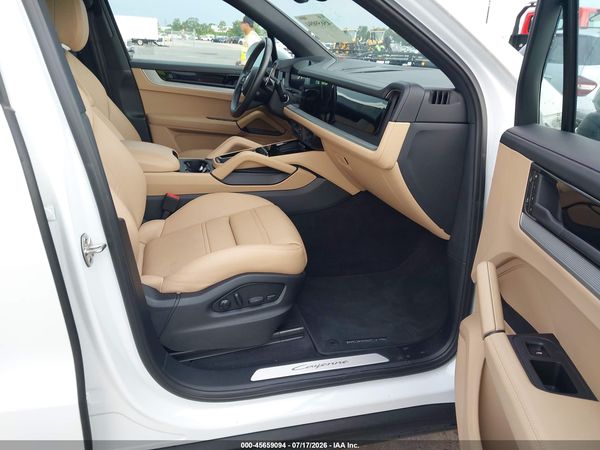 2024 PORSCHE CAYENNE