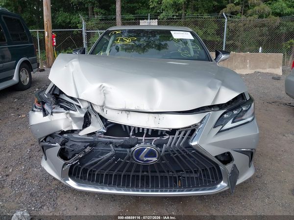 2019 LEXUS ES 300H LUXURY