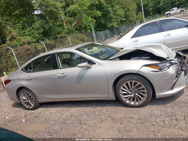2019 LEXUS ES 300H LUXURY