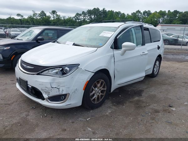 2020 CHRYSLER PACIFICA TOURING L — I2