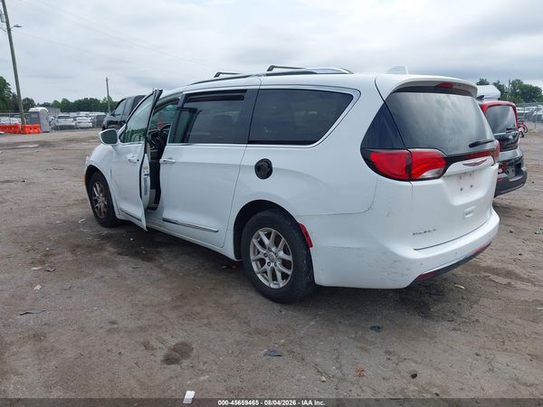 2020 CHRYSLER PACIFICA TOURING L — I3