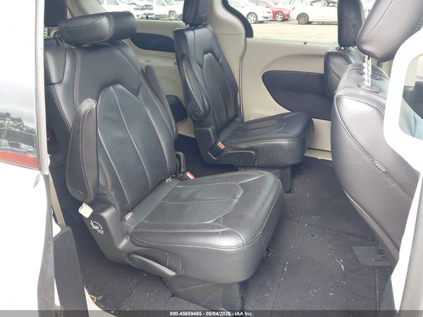 2020 CHRYSLER PACIFICA TOURING L — I8