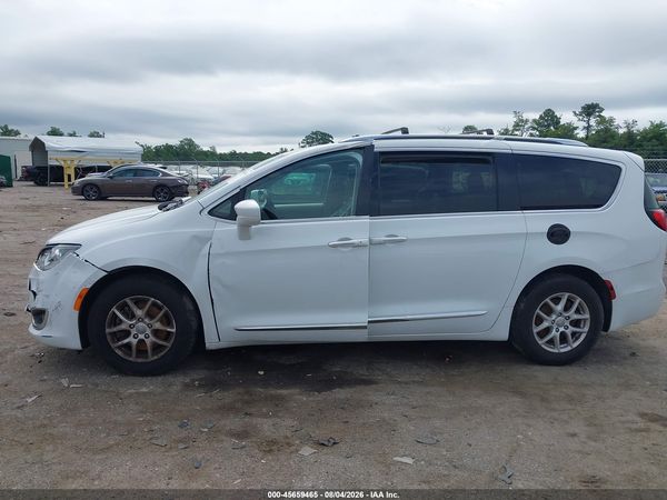 2020 CHRYSLER PACIFICA TOURING L — I117