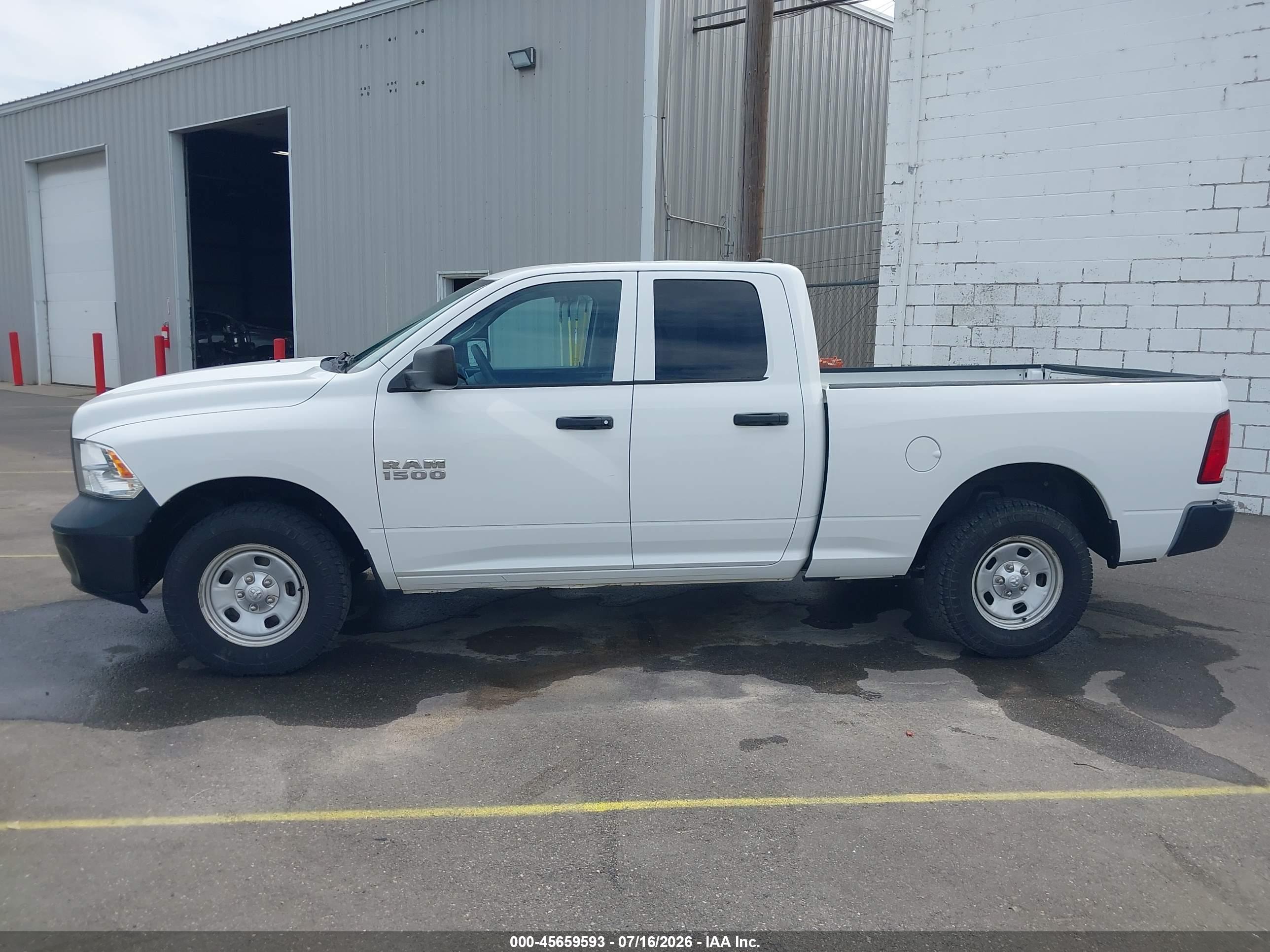 2017 RAM 1500 TRADESMAN  4X4 6'4 BOX