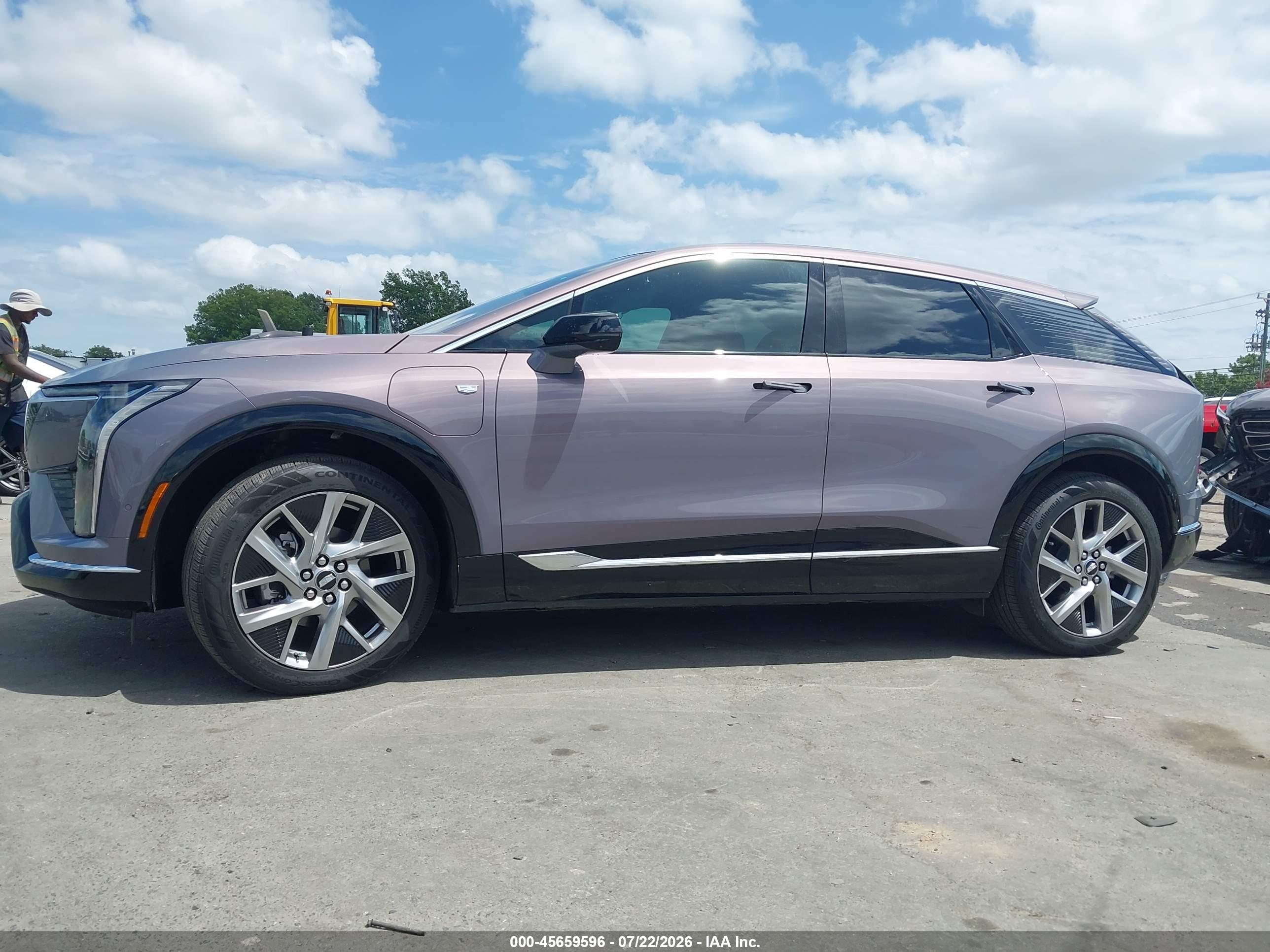 2025 CADILLAC OPTIQ LUXURY 1 AWD