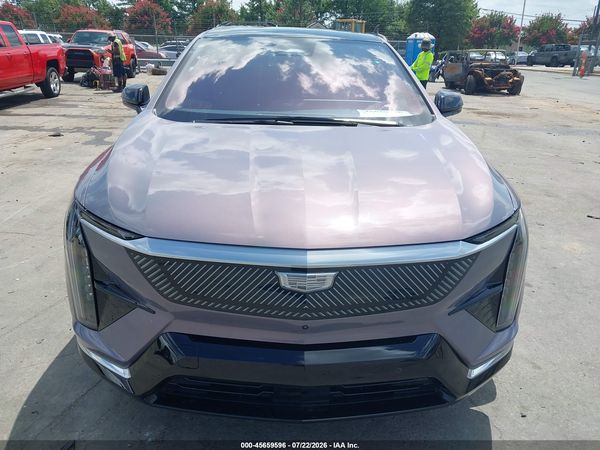 2025 CADILLAC OPTIQ LUXURY 1 AWD