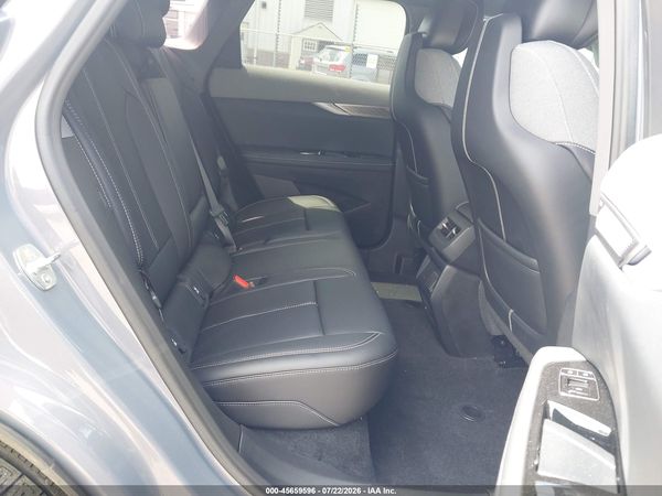 2025 CADILLAC OPTIQ LUXURY 1 AWD