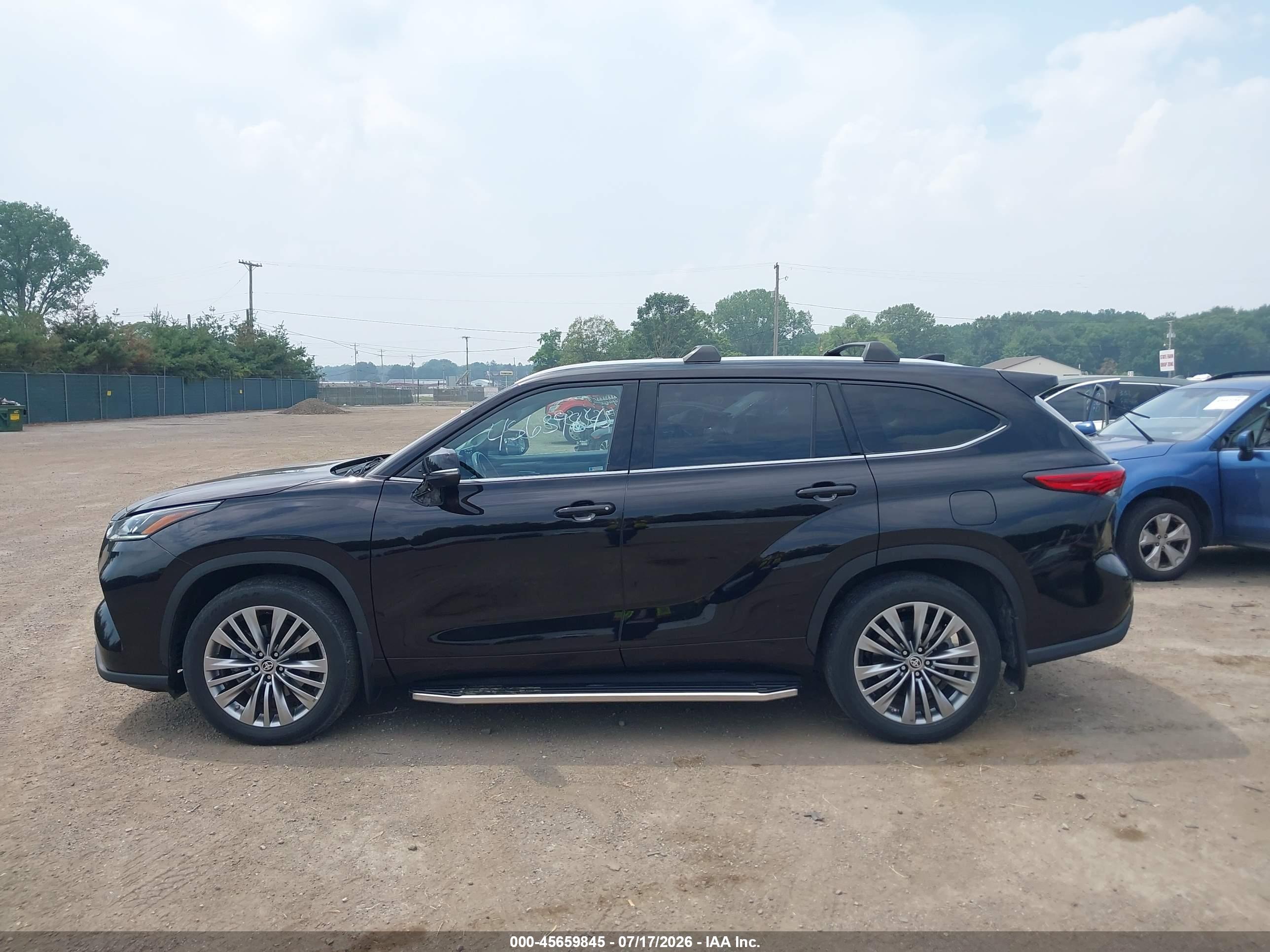 2021 TOYOTA HIGHLANDER PLATINUM