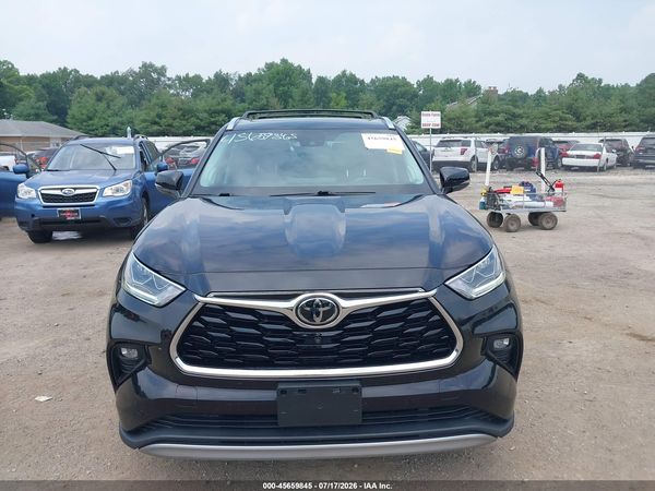 2021 TOYOTA HIGHLANDER PLATINUM