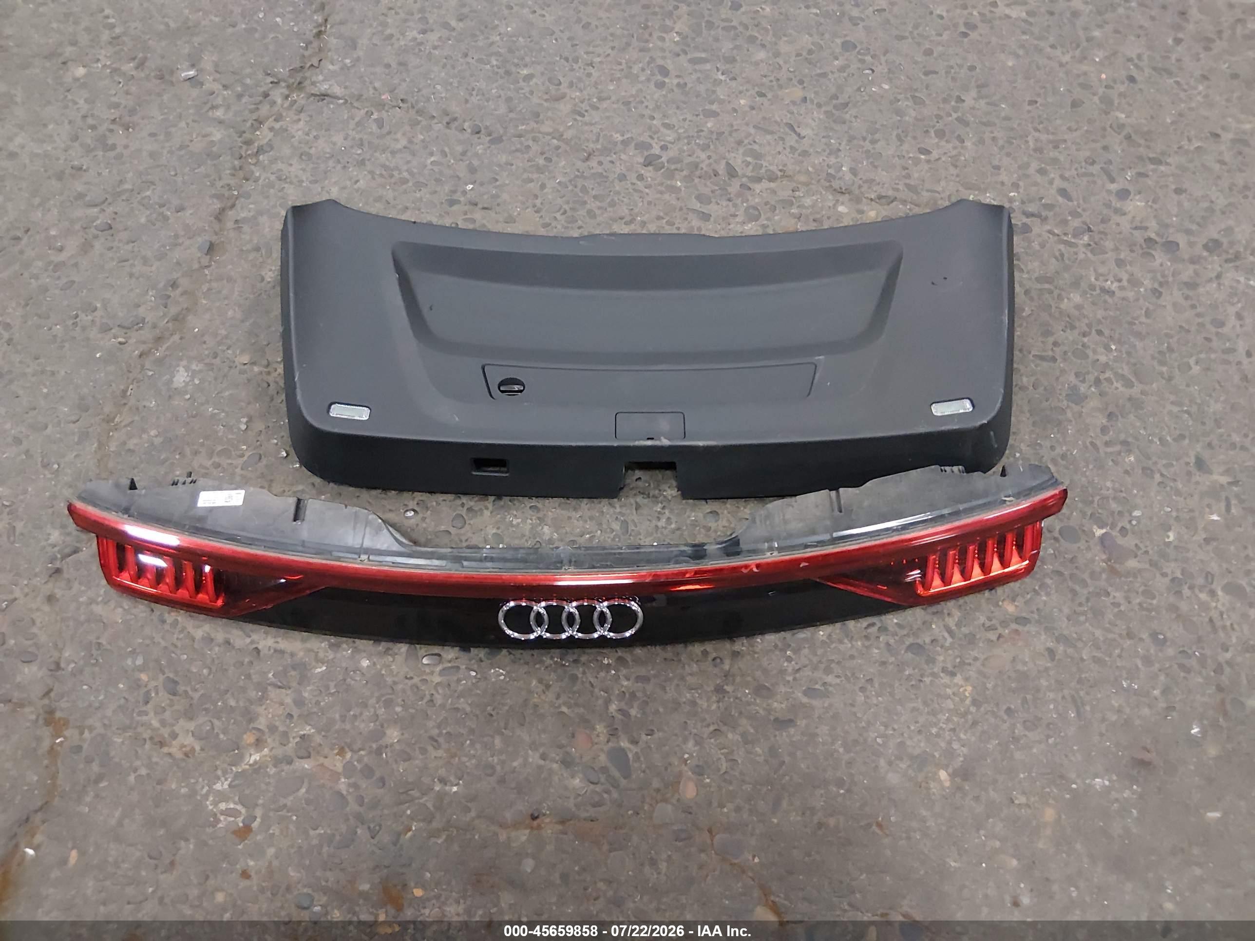 2023 AUDI Q8
