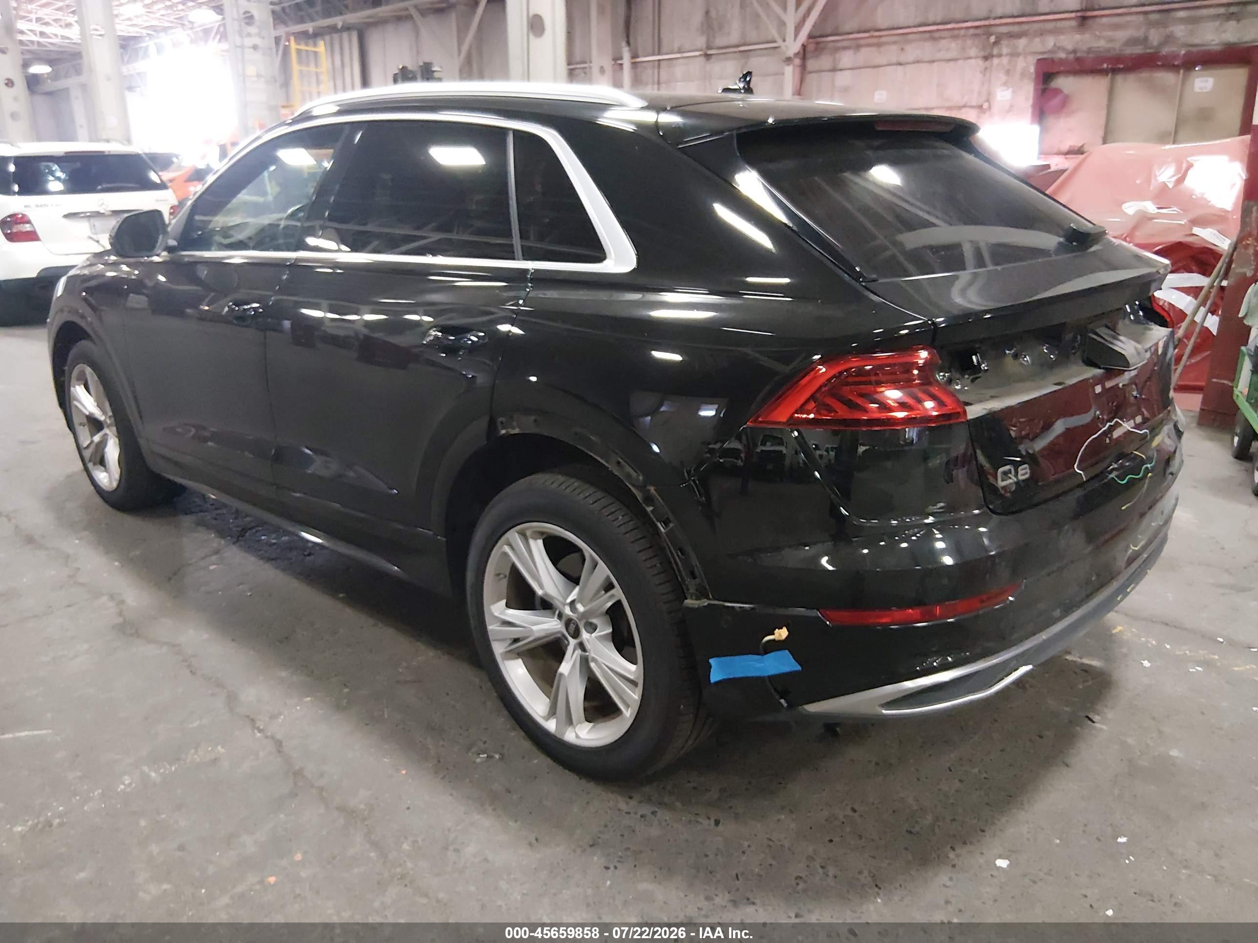2023 AUDI Q8