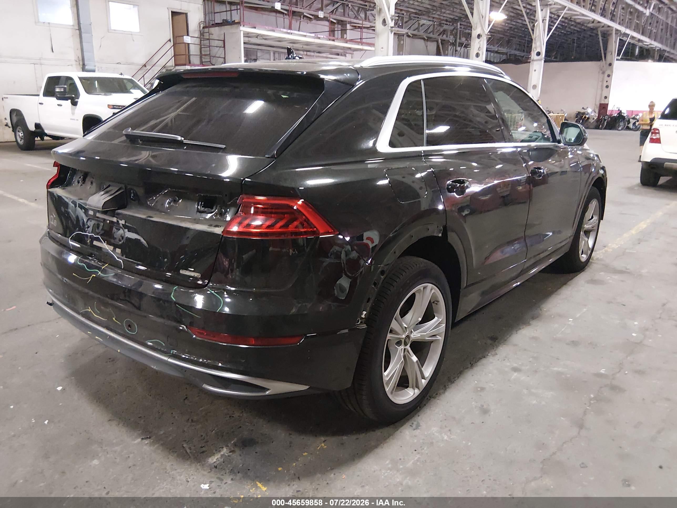 2023 AUDI Q8