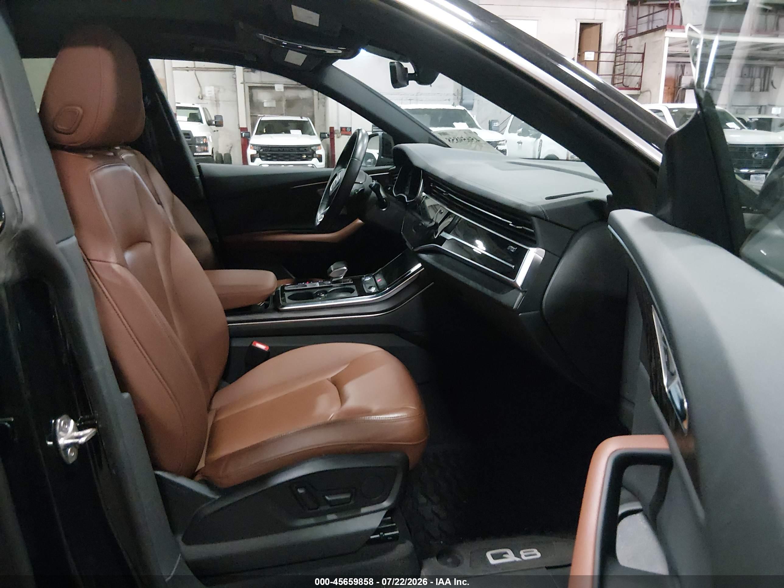 2023 AUDI Q8