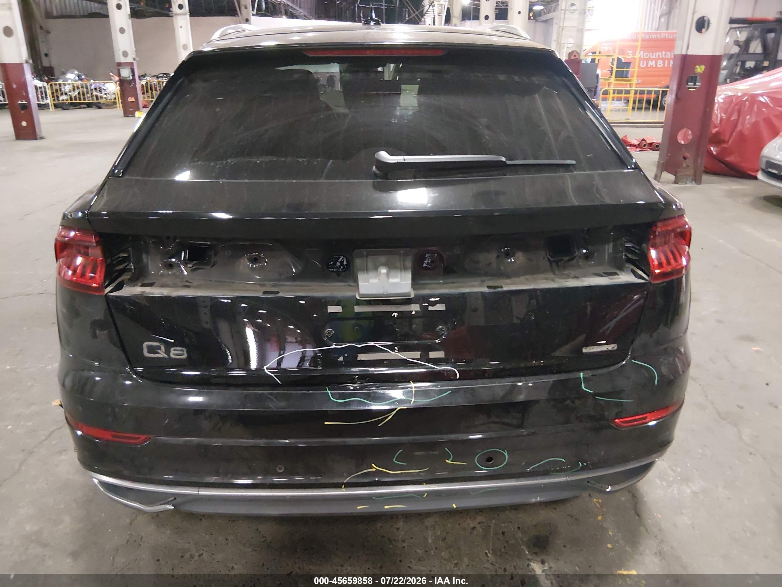 2023 AUDI Q8