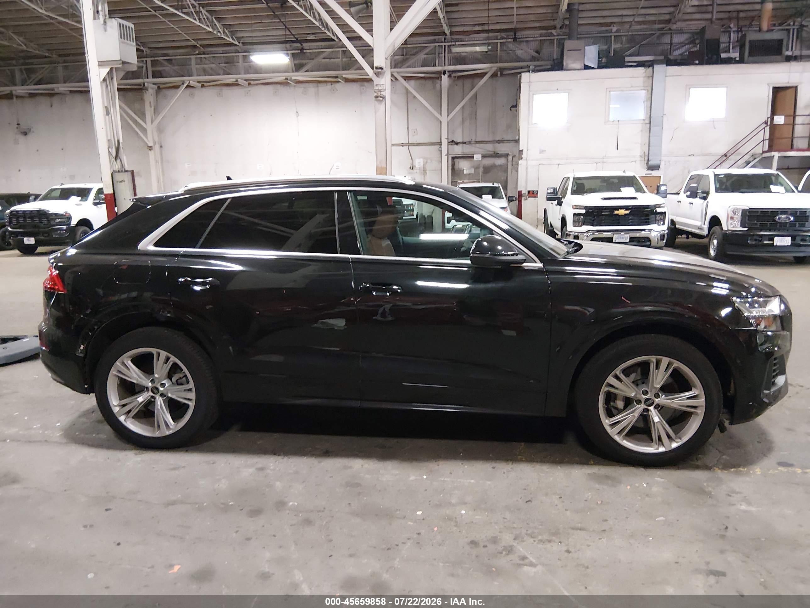 2023 AUDI Q8