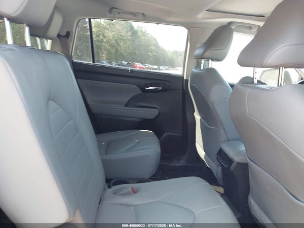 2020 TOYOTA HIGHLANDER XLE