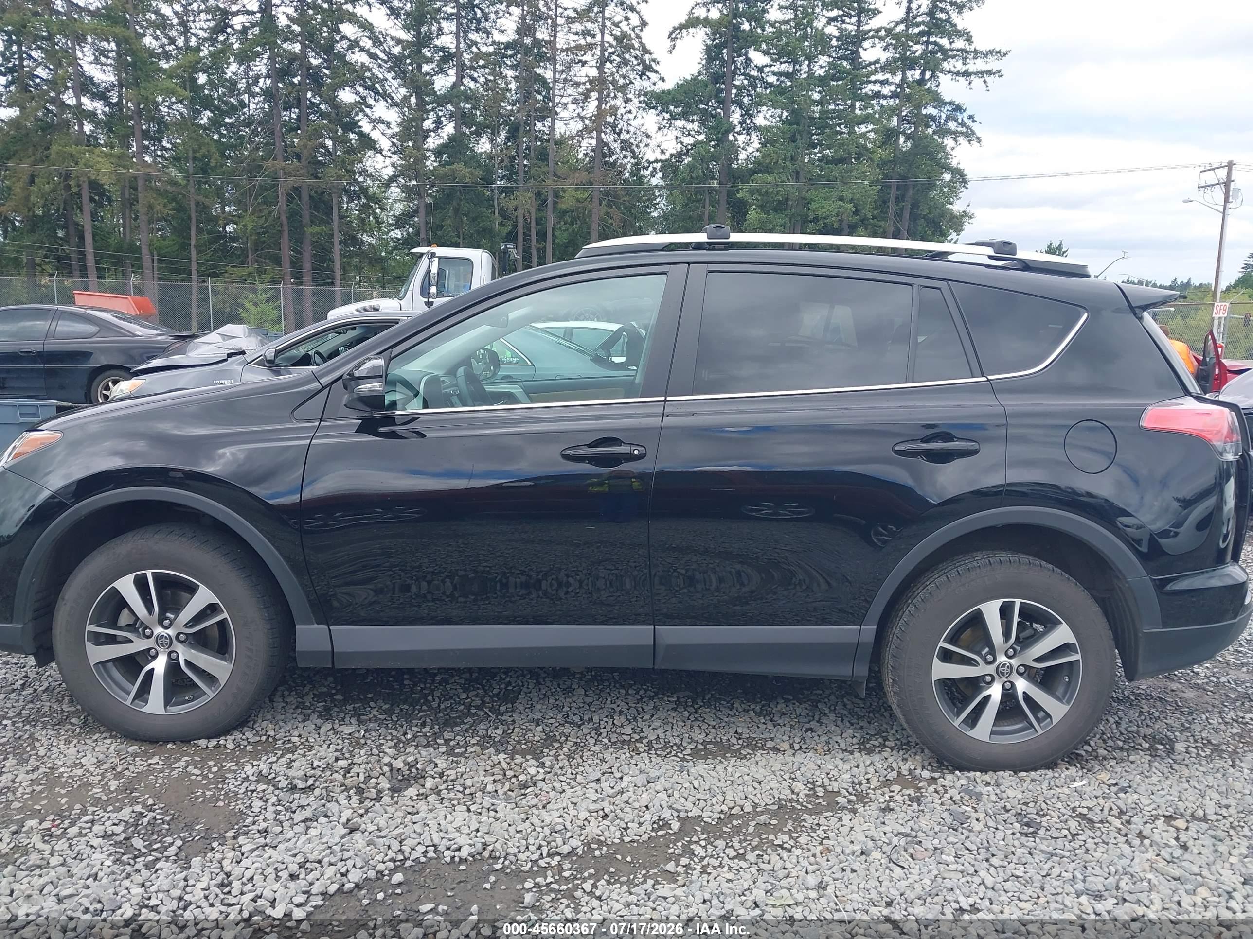 2016 TOYOTA RAV4 XLE