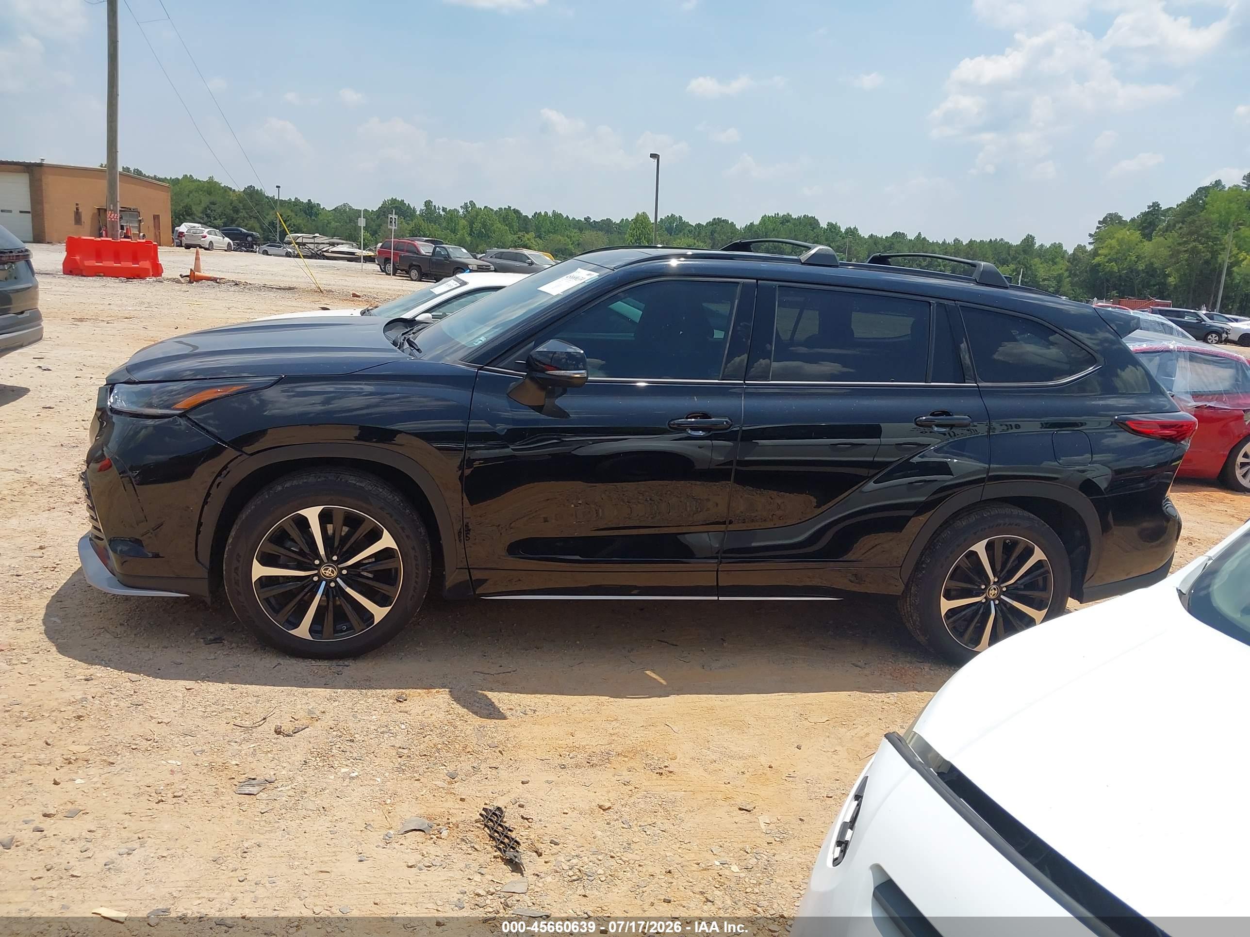 2021 TOYOTA HIGHLANDER XSE