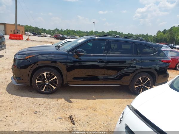 2021 TOYOTA HIGHLANDER XSE