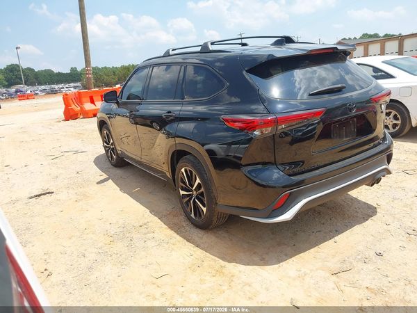2021 TOYOTA HIGHLANDER XSE