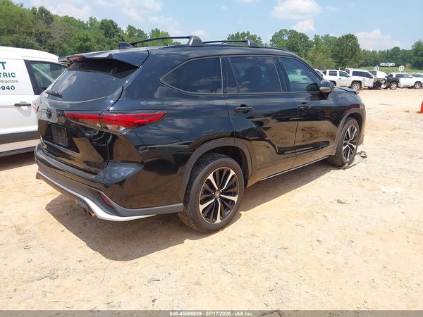 2021 TOYOTA HIGHLANDER XSE