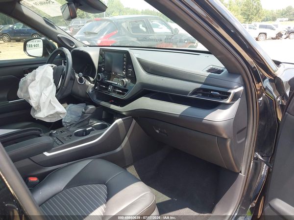 2021 TOYOTA HIGHLANDER XSE