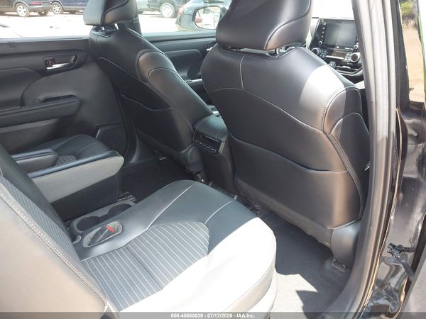 2021 TOYOTA HIGHLANDER XSE