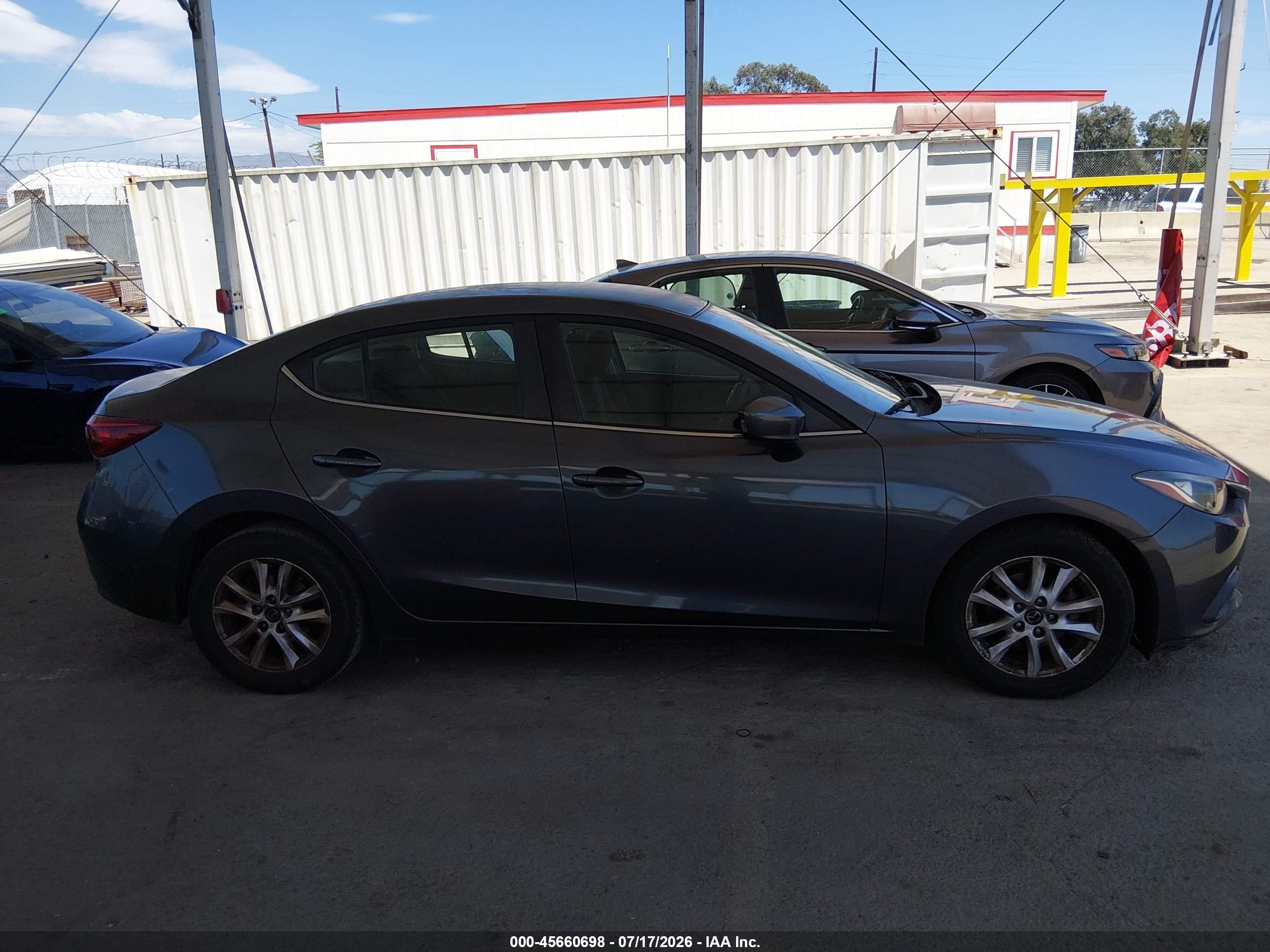 2016 MAZDA MAZDA3 Sport/GX