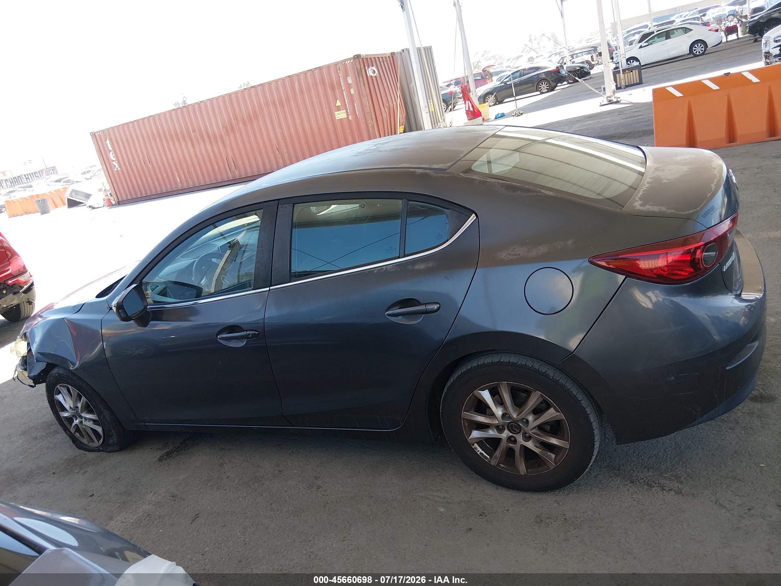 2016 MAZDA MAZDA3 Sport/GX