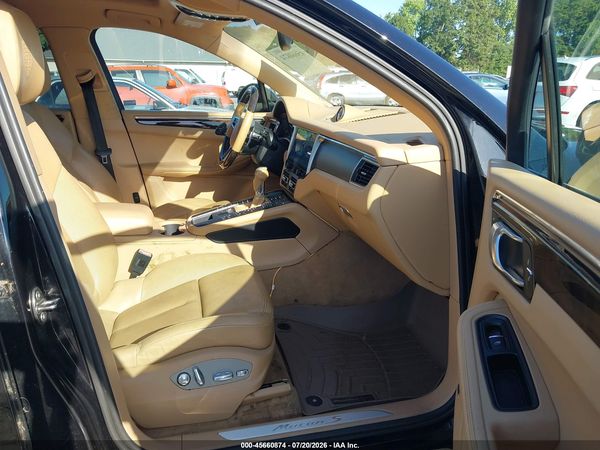 2015 PORSCHE MACAN S