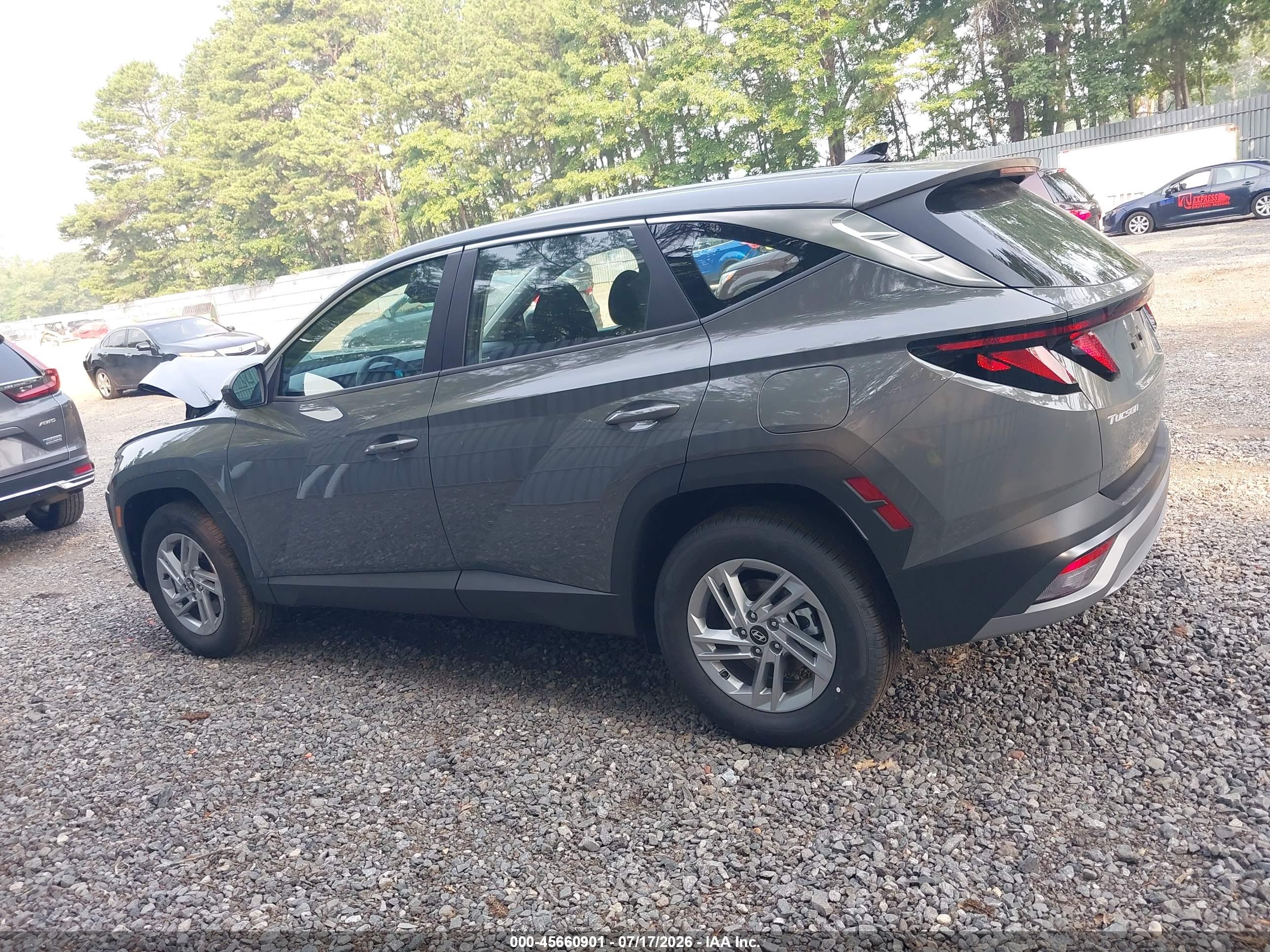 2026 HYUNDAI TUCSON SE
