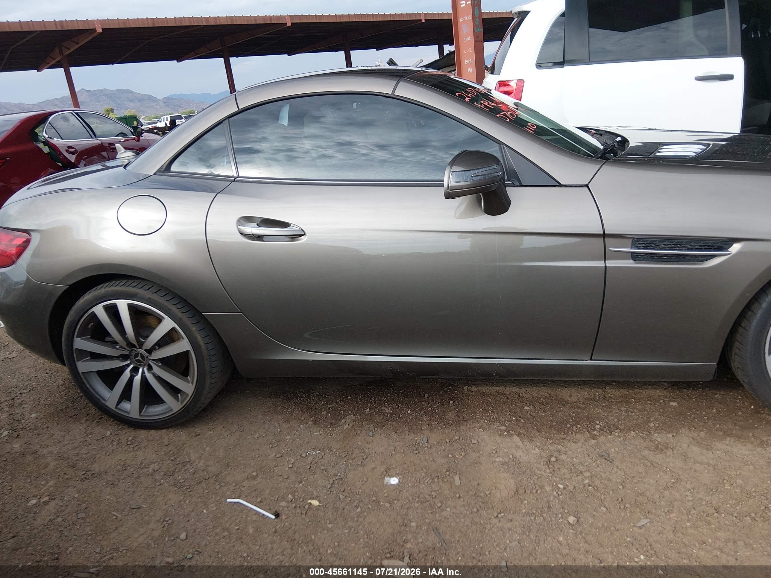 2018 MERCEDES-BENZ SLC 300