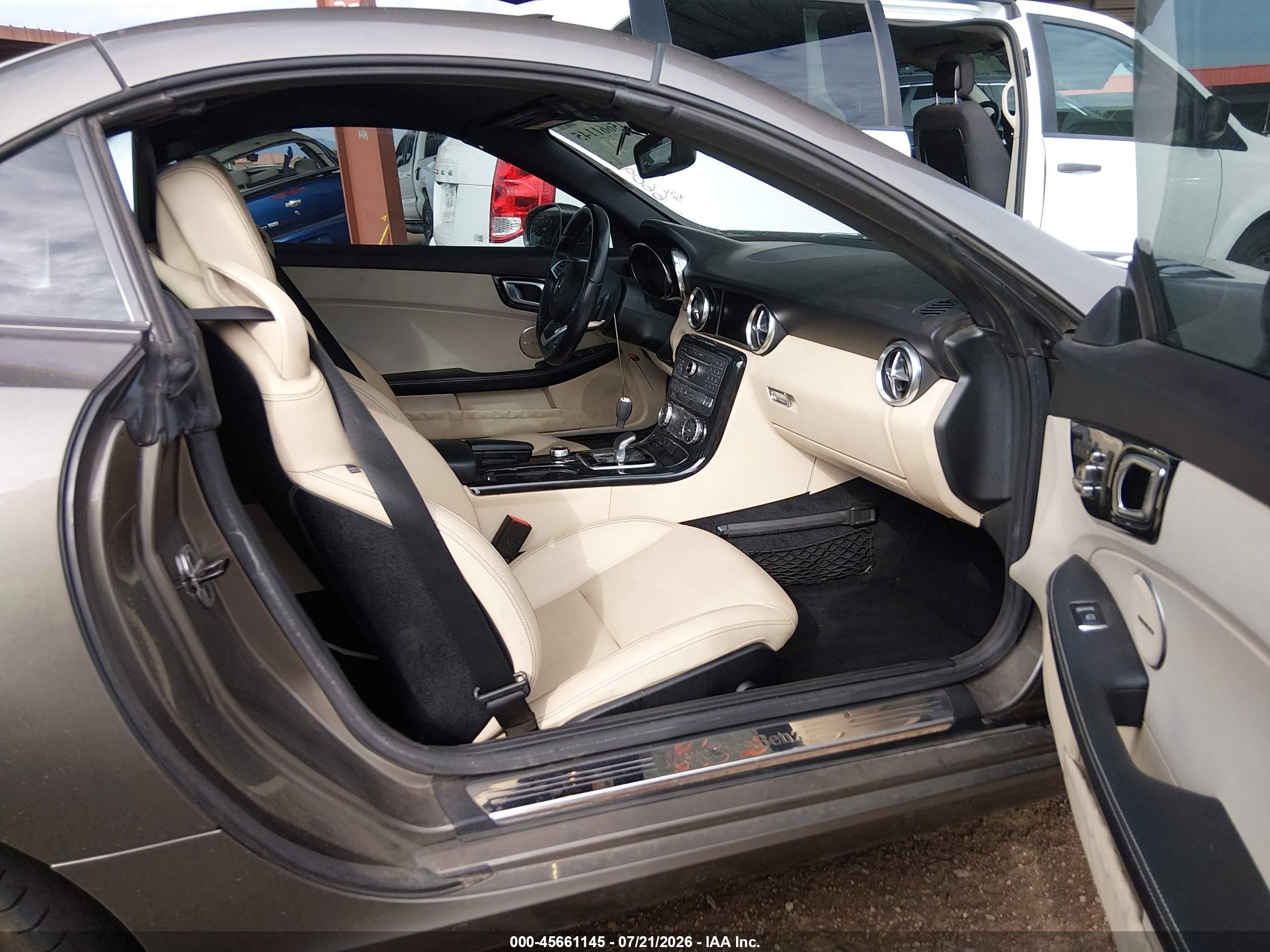 2018 MERCEDES-BENZ SLC 300