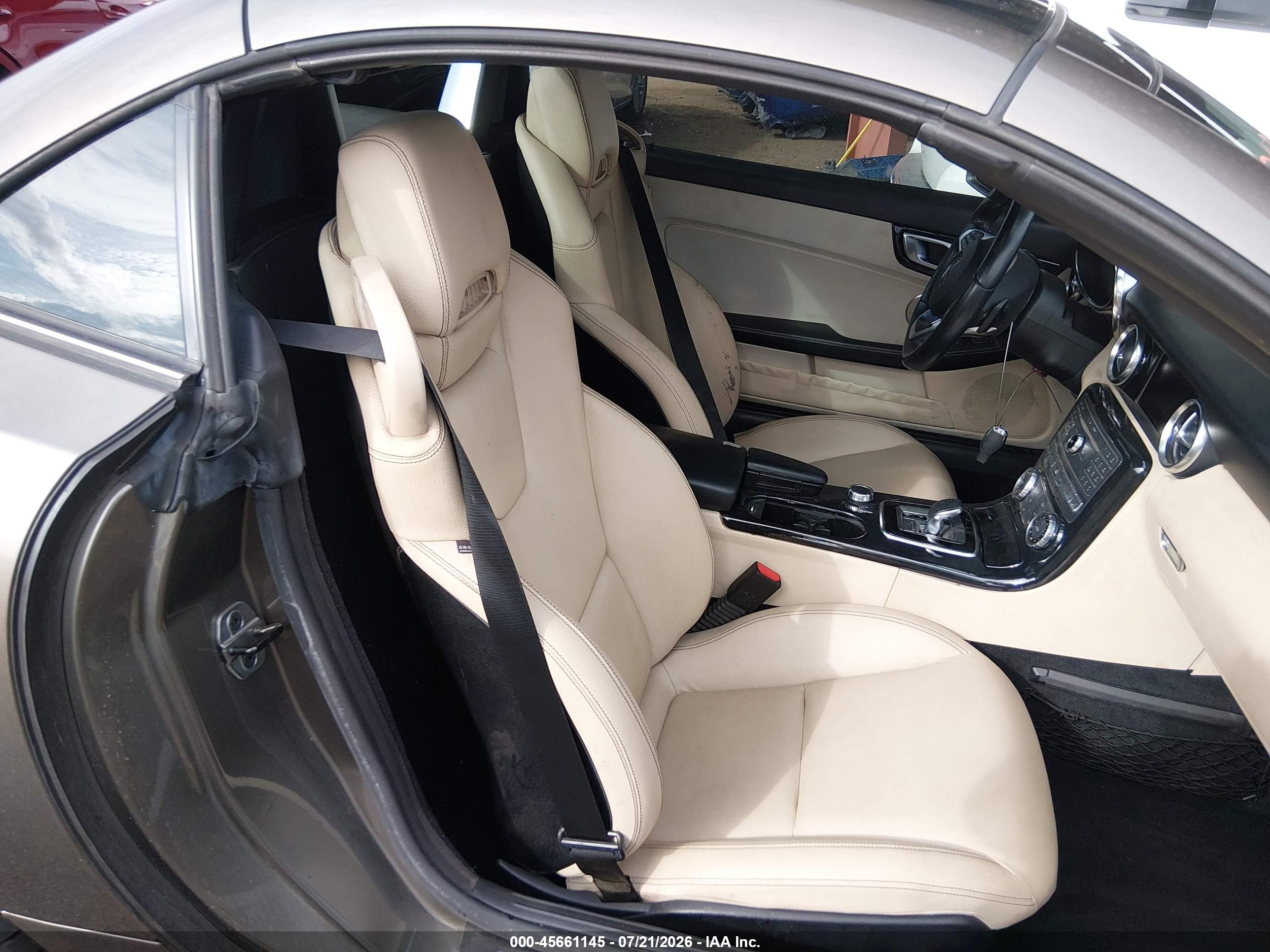 2018 MERCEDES-BENZ SLC 300