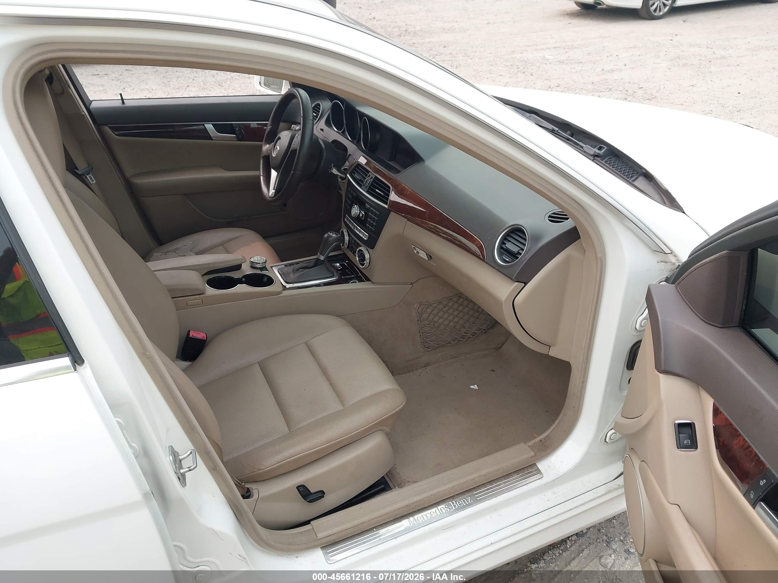 2013 MERCEDES-BENZ C 300 C300