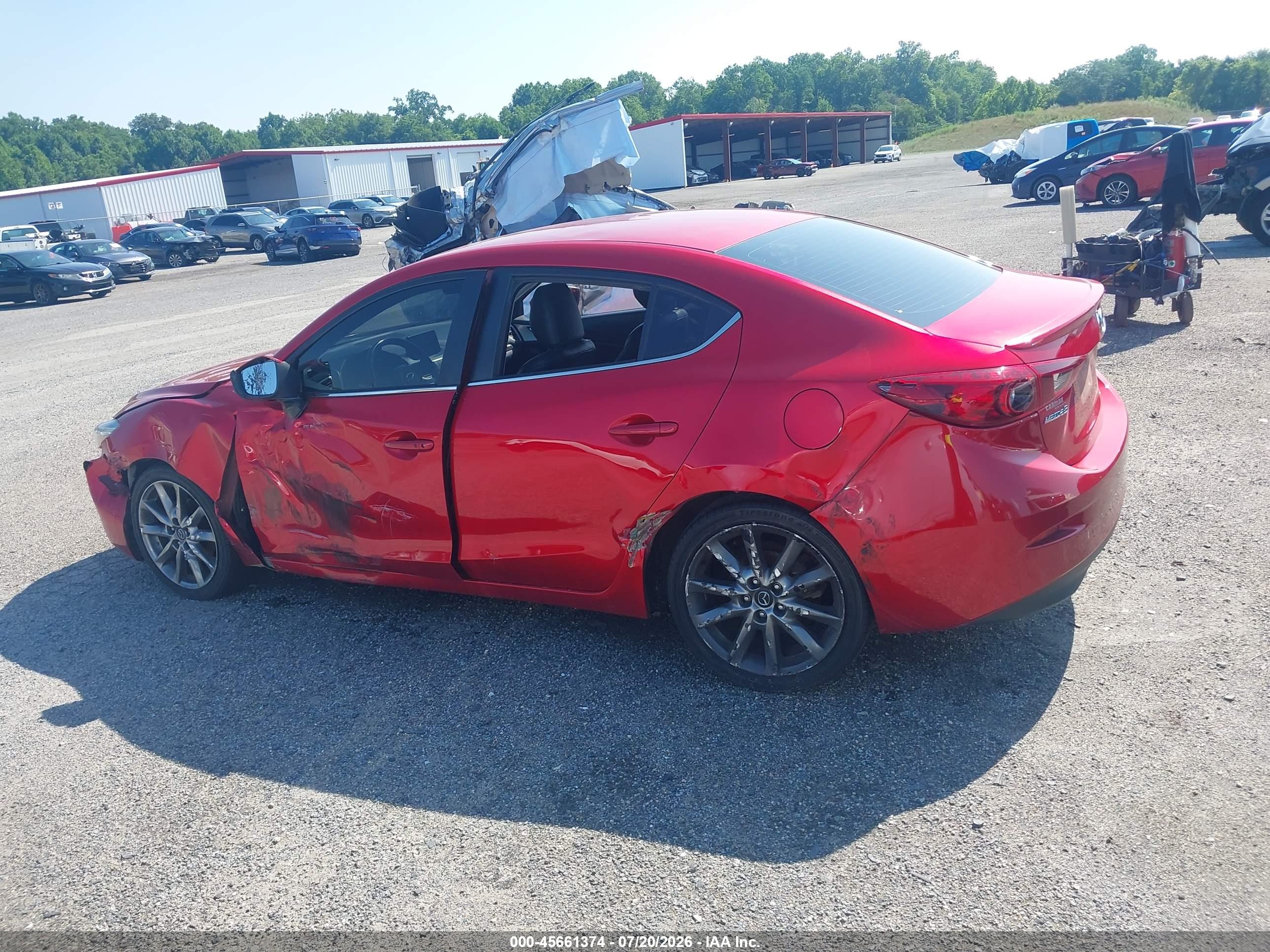 2018 MAZDA MAZDA3 TOURING