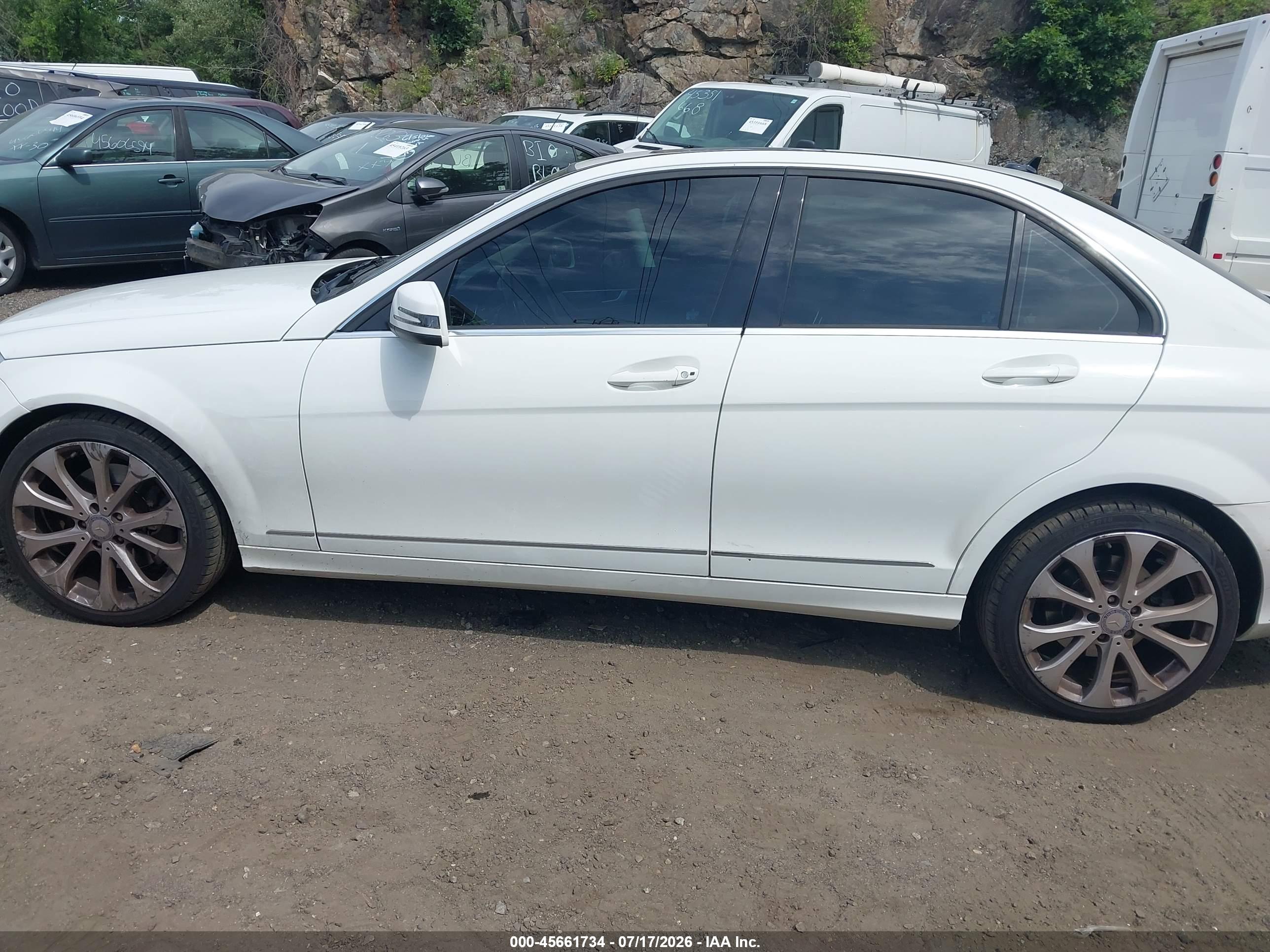 2013 MERCEDES-BENZ C 300 LUXURY 4MATIC