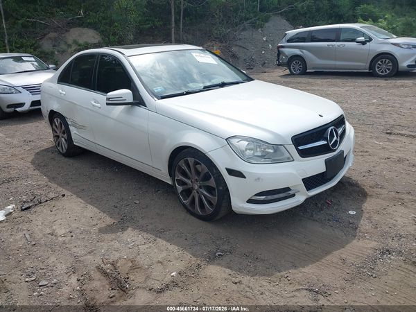 2013 MERCEDES-BENZ C 300 LUXURY 4MATIC