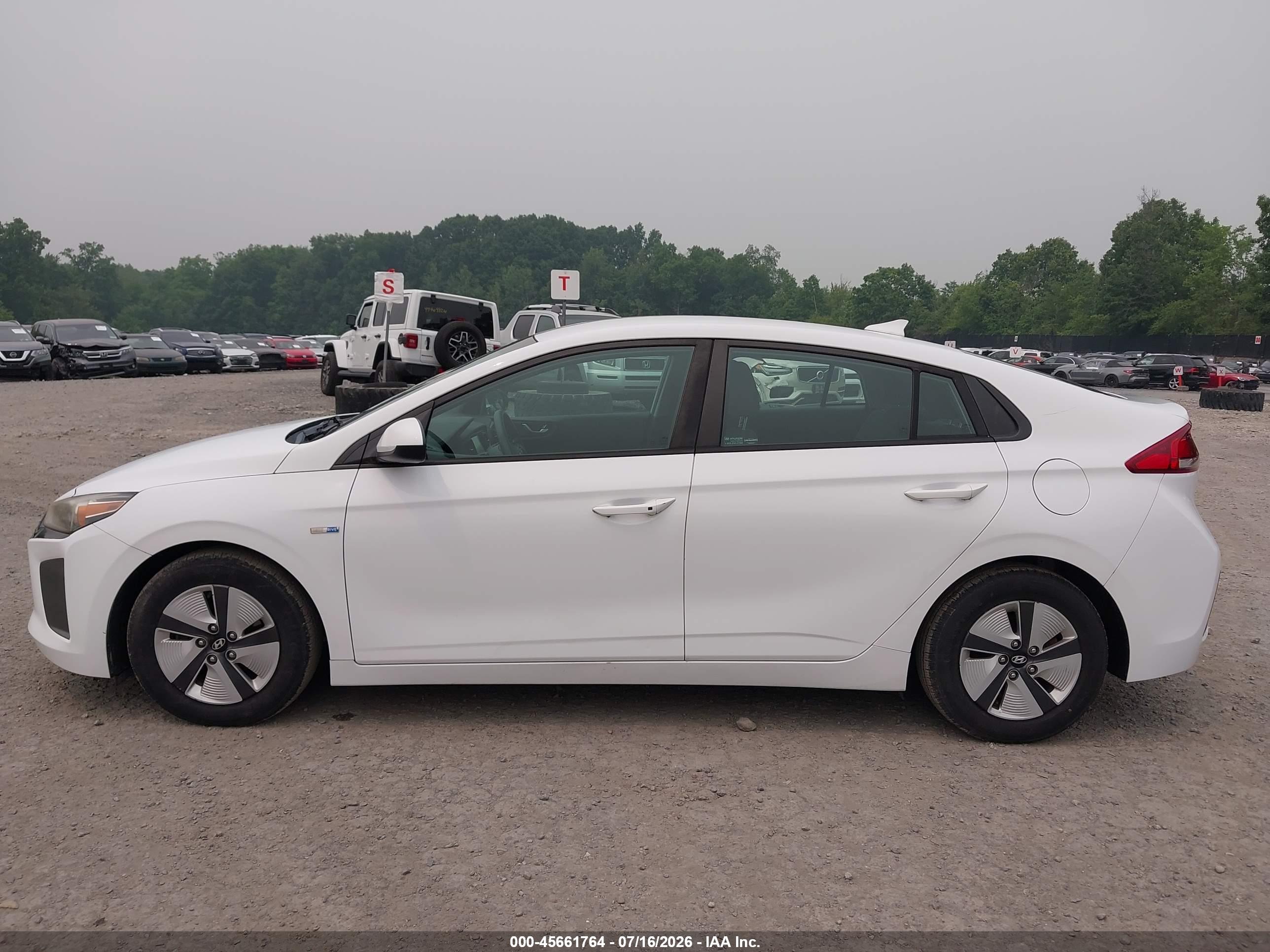2018 HYUNDAI IONIQ HYBRID BLUE
